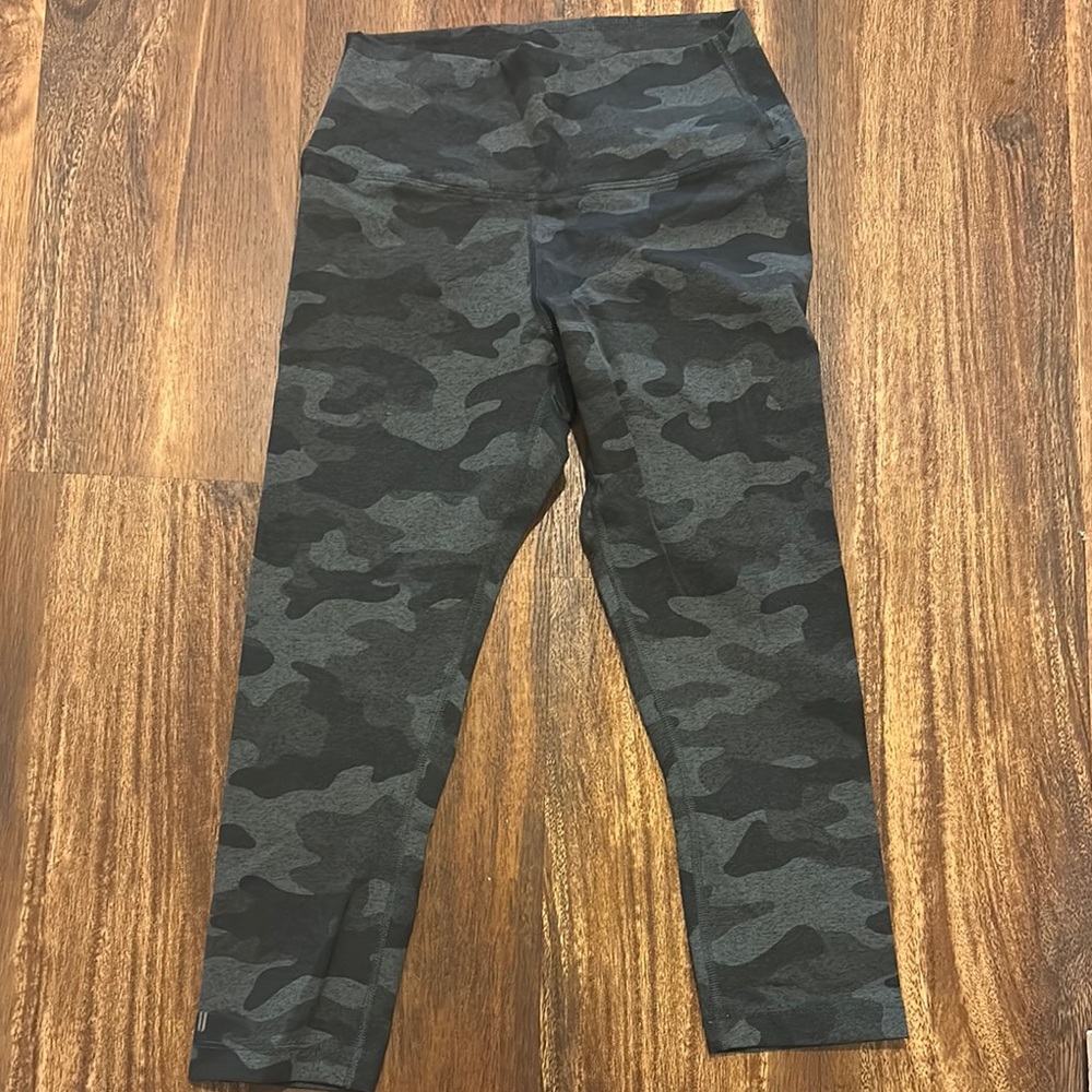 Nobull Capri leggings size small